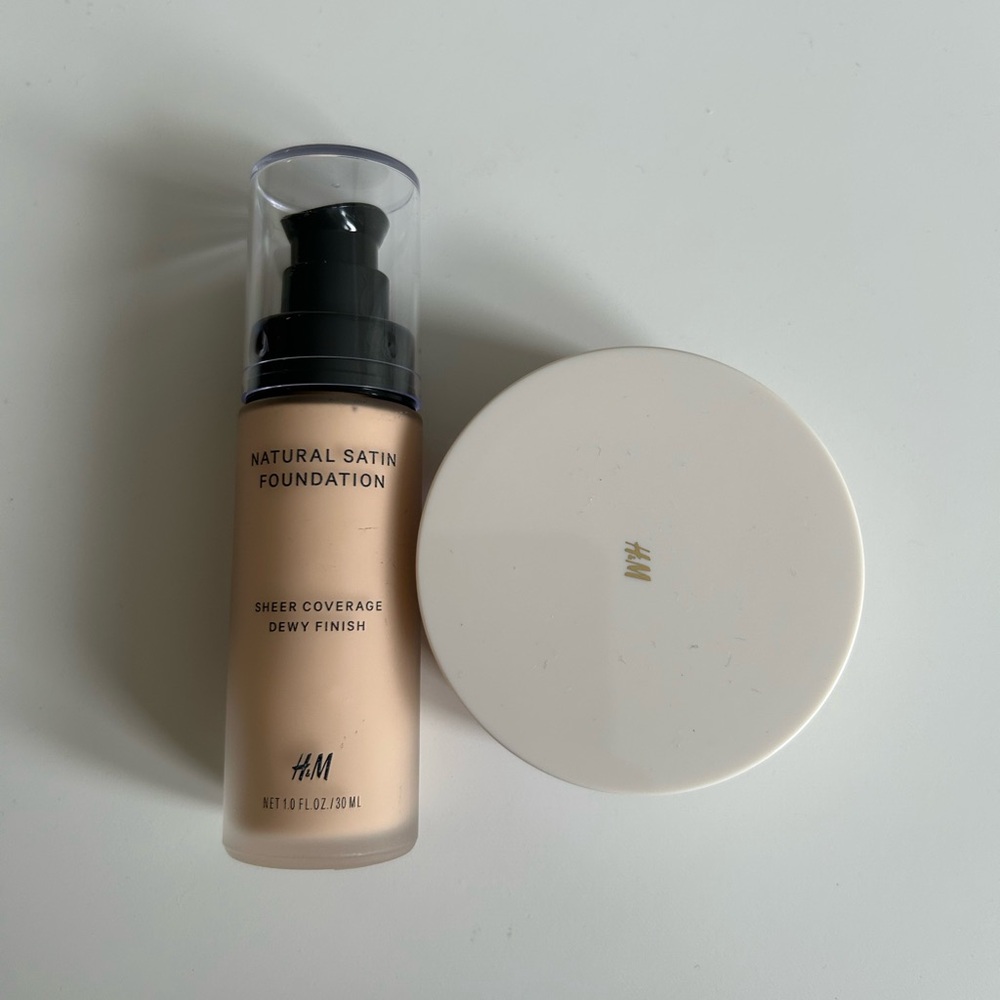 BRAND NEW H&M Foundation and Powder